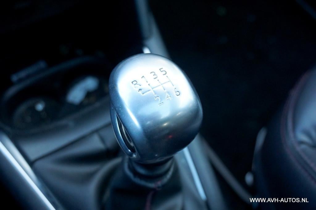 Peugeot 208 1.6 thp xy, motor defect!