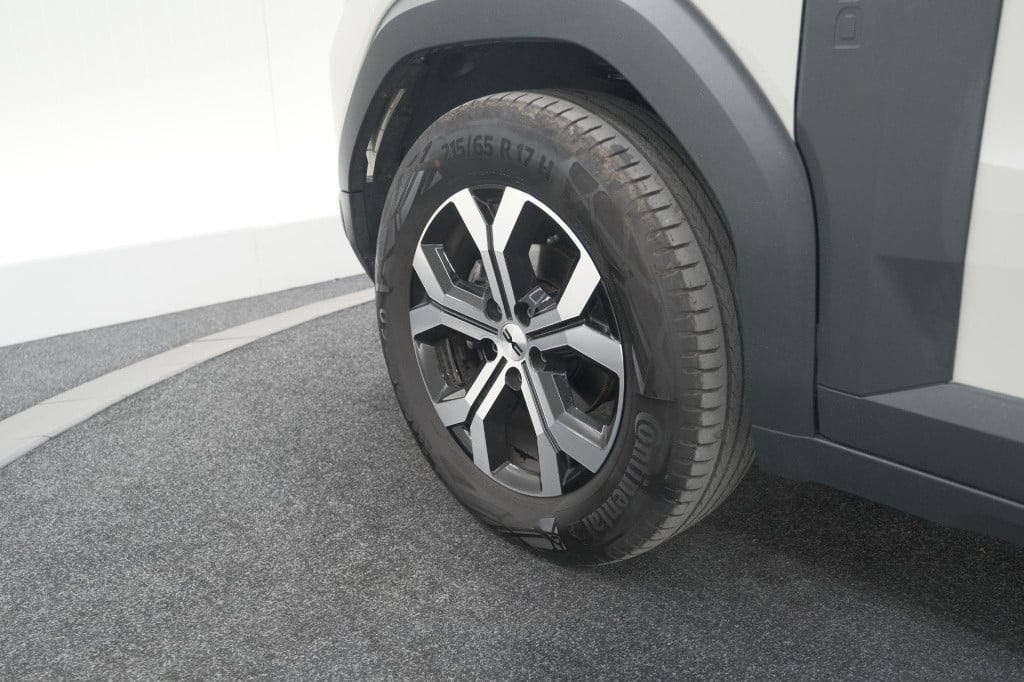 Dacia Duster mild hybrid 130 expression | camera | stoelverwarming | apple 