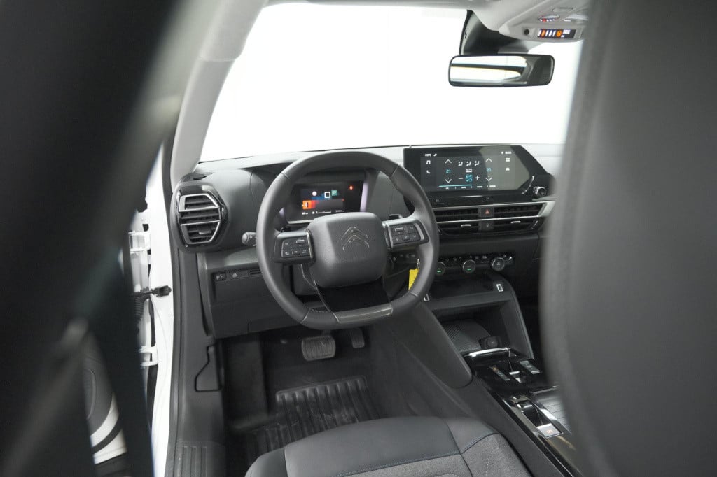 Citroen C4 puretech 130 eat8 feel edition | camera | apple carplay | parkee