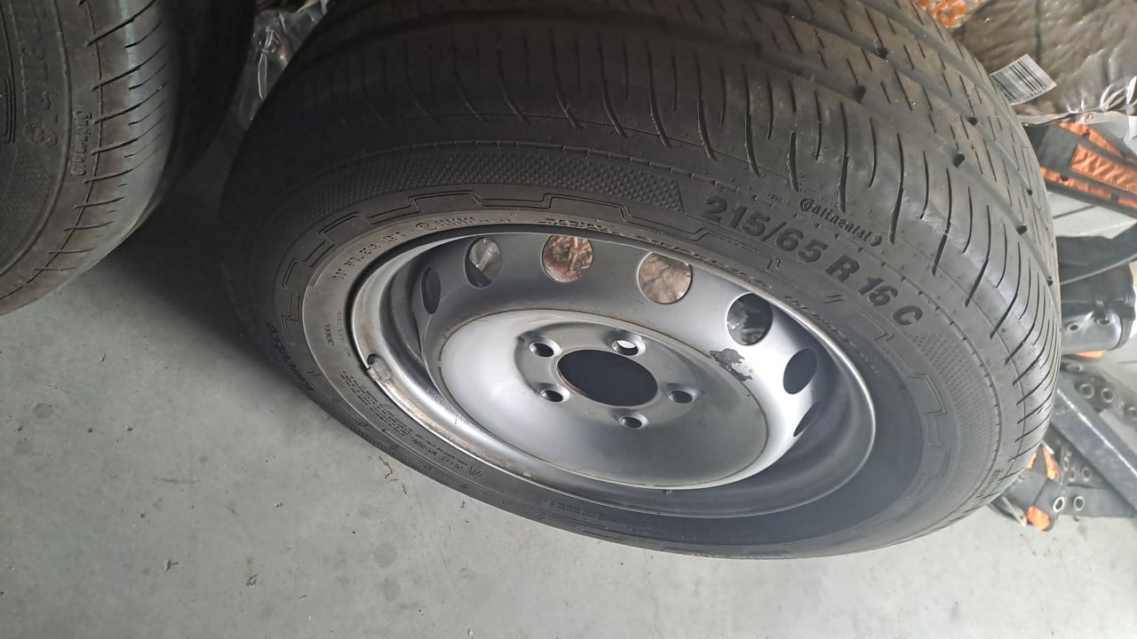 Velg met band 215/65r16   3 stuks