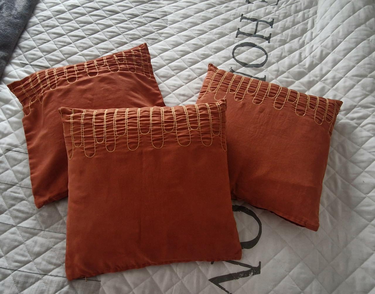 3 mooie terrakleurige kussenhoesjes 45x45 cm