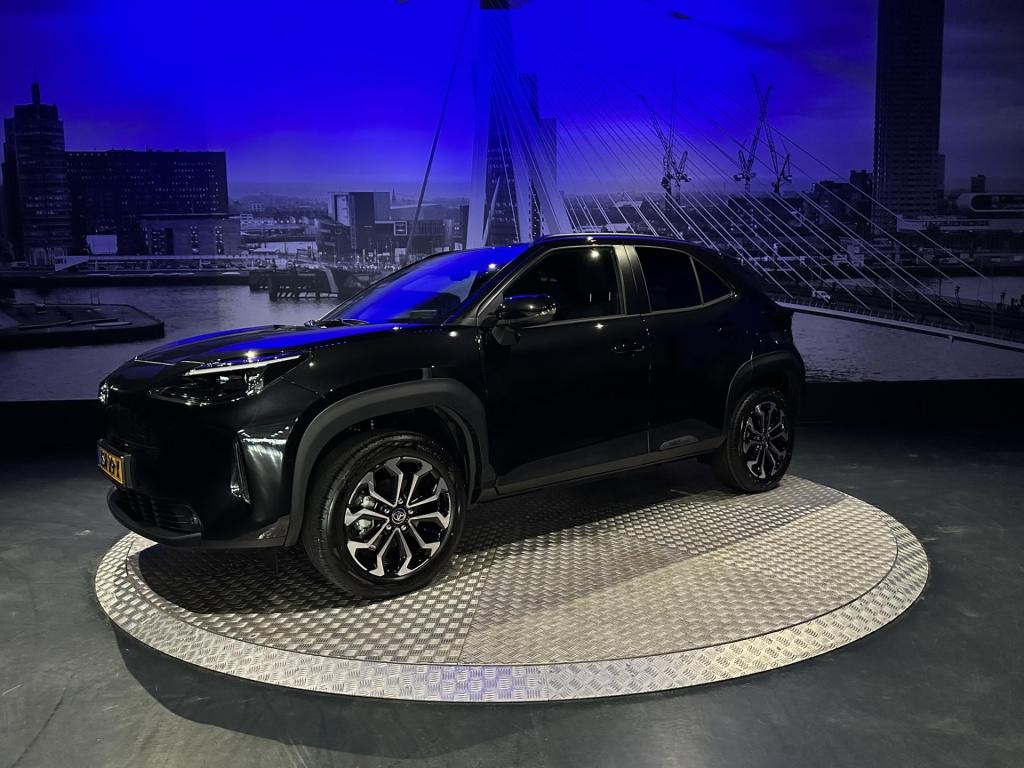 Toyota Yaris Cross 1.5 hybrid 130 dynamic *acc*winterpakket*camera*17inch*