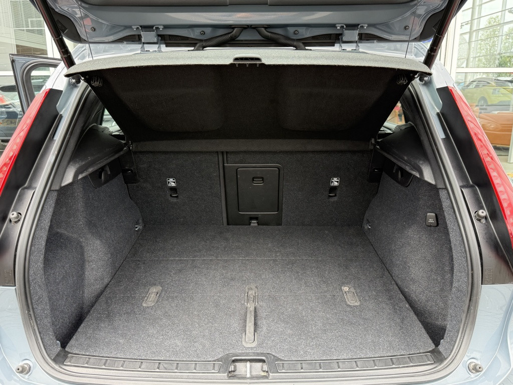 Volvo XC40 b3 163pk ultimate dark| adap.cruise| panodak| camera| elek.stoel