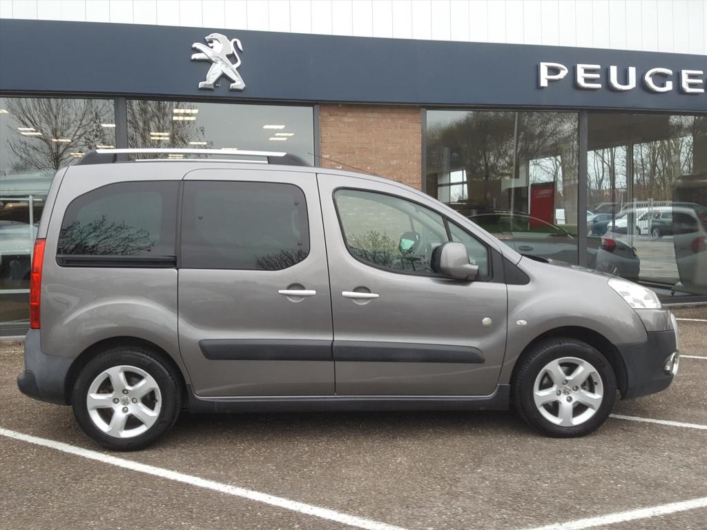 Peugeot Partner 1.6vti-110pk tepee outdoor zenith-dak | trekhaak | panorama