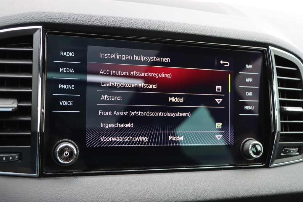Skoda Karoq 1.5 tsi sportline business 150pk dsg7