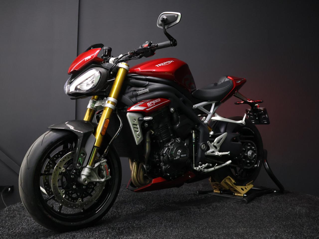SPEED TRIPLE RS | Carnival Red