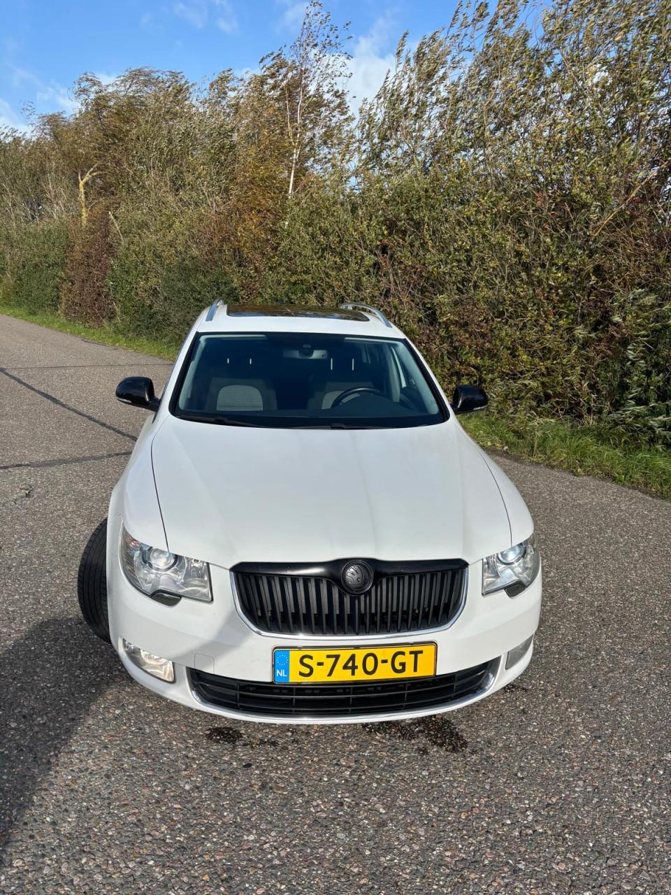 Skoda Superb 2.0 TDI 170pk DSG-6 2013