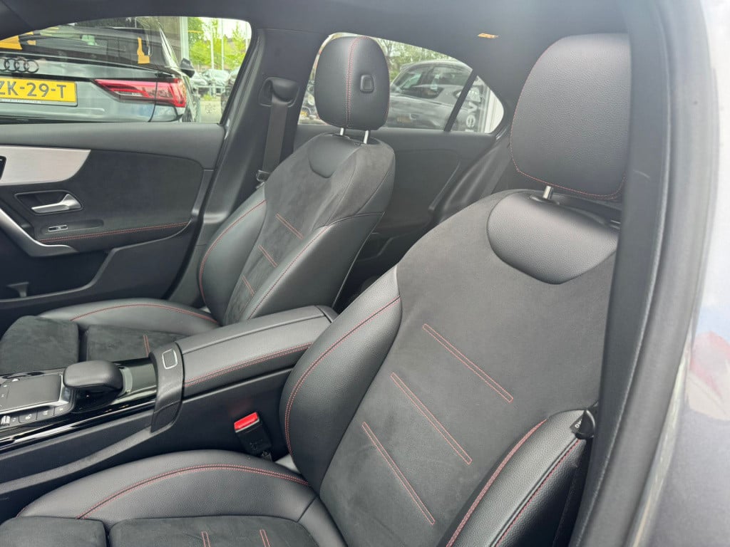 Mercedes-Benz A-Klasse 250 e business solution amg limited