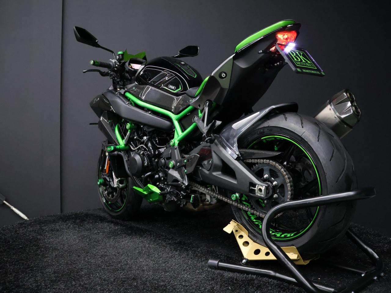 Z H2 SE PERFORMANCE | Carbon