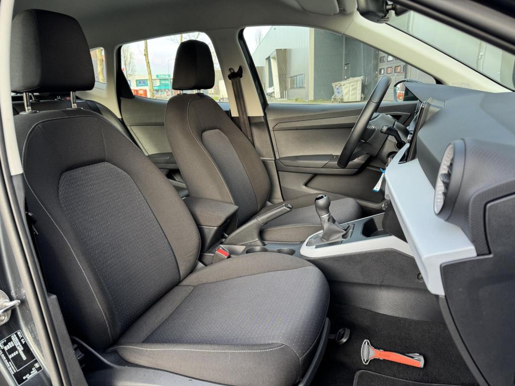 Seat Arona 1.0 tsi style nl-auto, allseason banden!