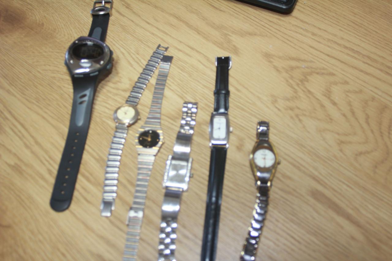 5 horloges en 'n alarm chronograph