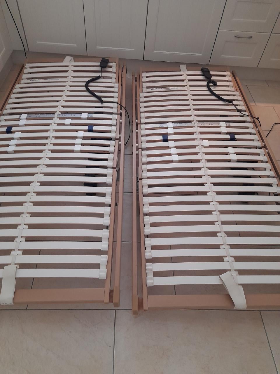 Elektrisch verstelbare lattenbodems ( in goede staat ) 2 x 90 x 200