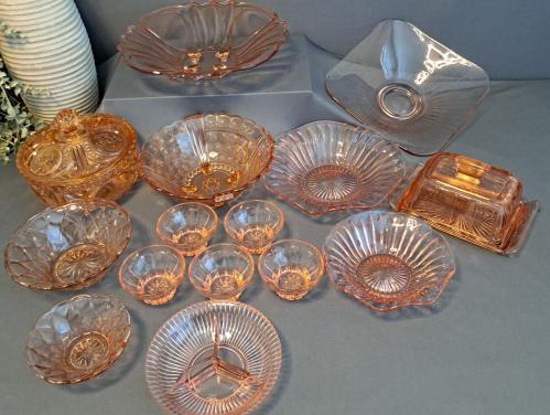 Diverse mooie vintage Rosaline glasschalen e.d.