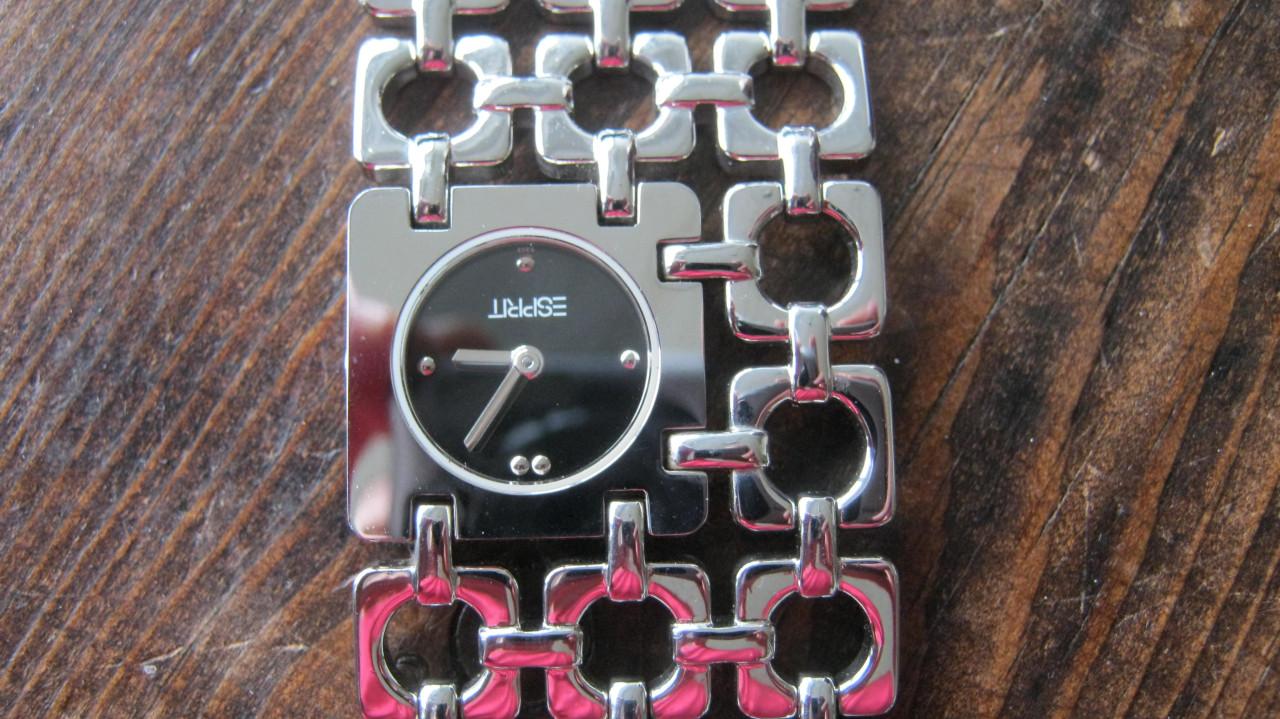 NIEUW ESPRIT HORLOGE IN BOX VOOR 20 EURO