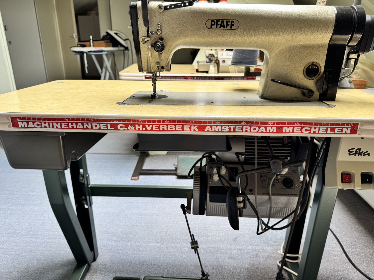 Industriële Pfaff 463 6/01 naaimachine 220 Volt + EFKA Vario DC Lockmachine