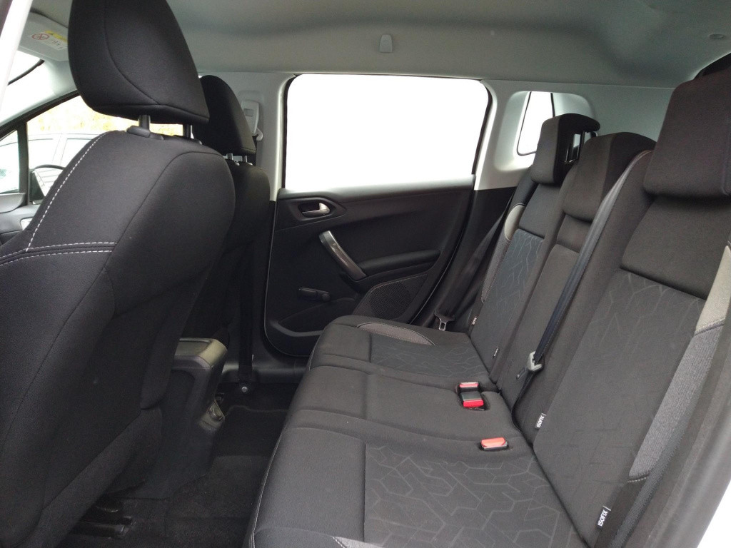 Peugeot 2008 suv 1.2 active clima/nav/park/trekhaak