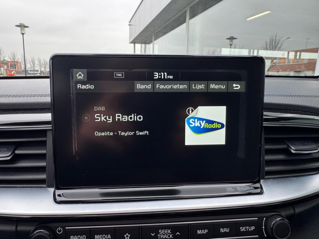 Kia Cee'd 1.4 t-gdi executiveline , apple-carplay, achteruit rijcamera, lee
