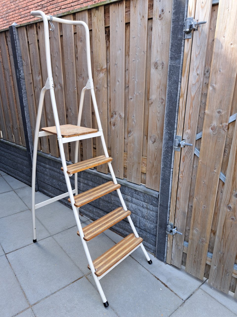 Schildersladder of huishoudtrap.