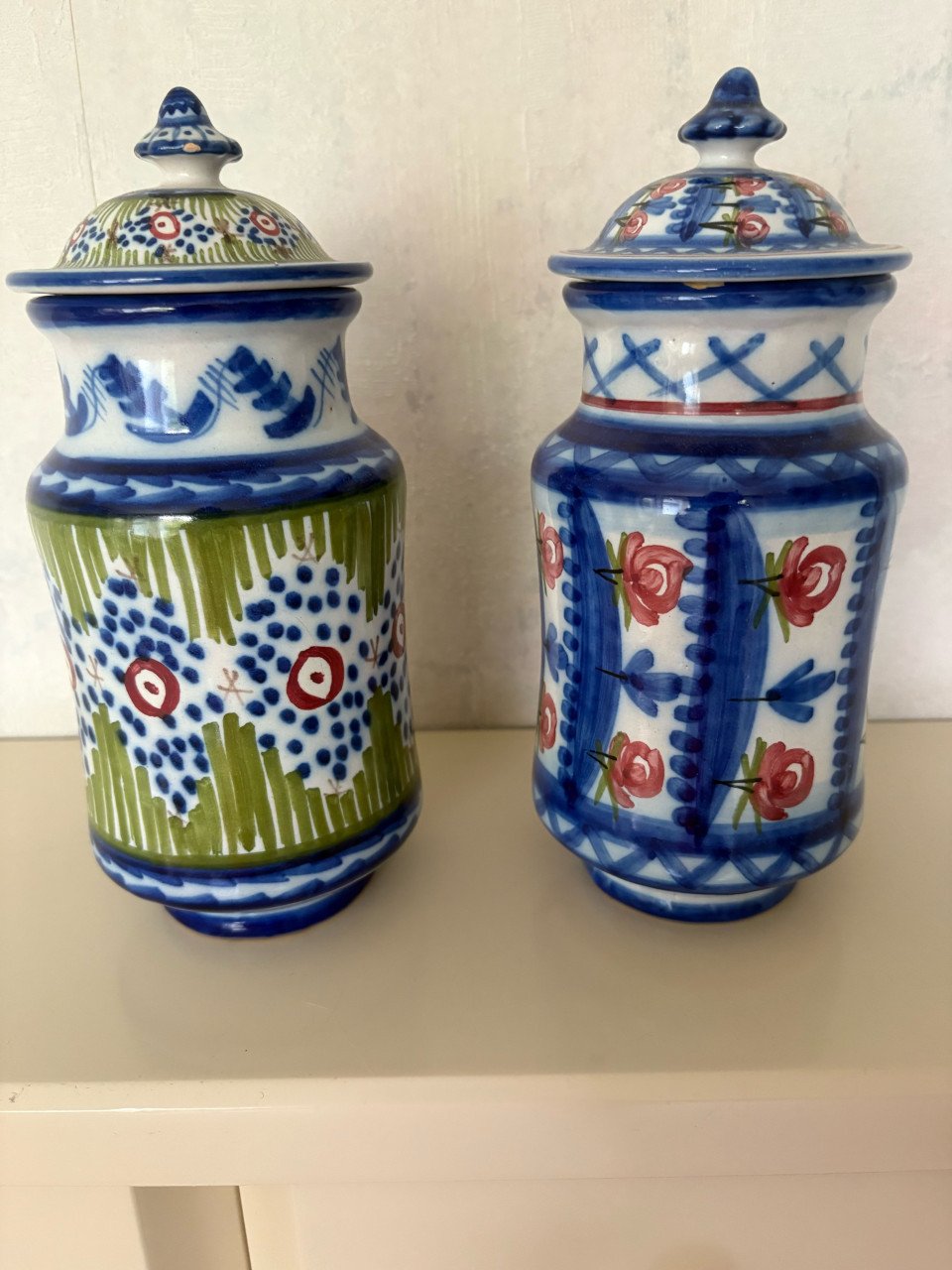 2 keramieken potten met deksel, 15,-€