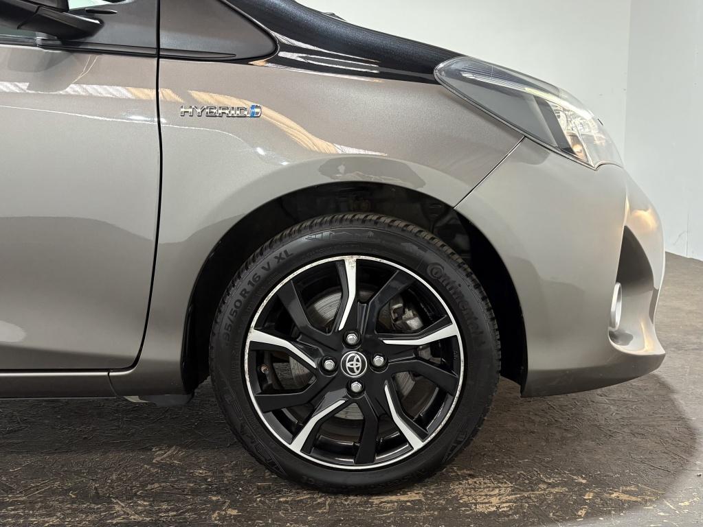 Toyota Yaris 1.5 hybrid dynamic bi-tone | camera | navi |