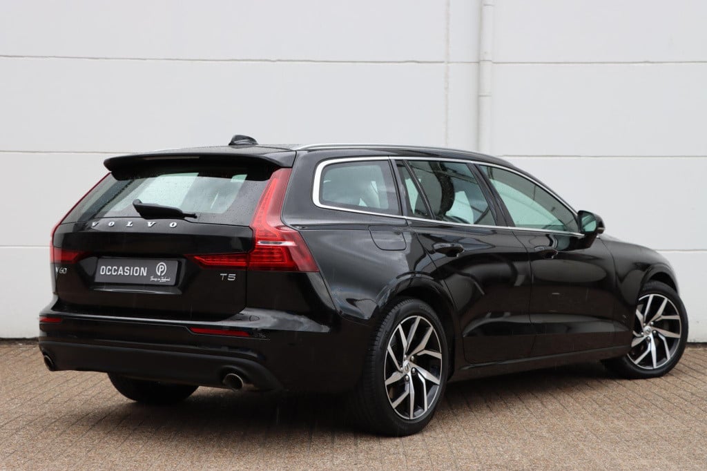 Volvo V60 2.0 t5 momentum 250pk