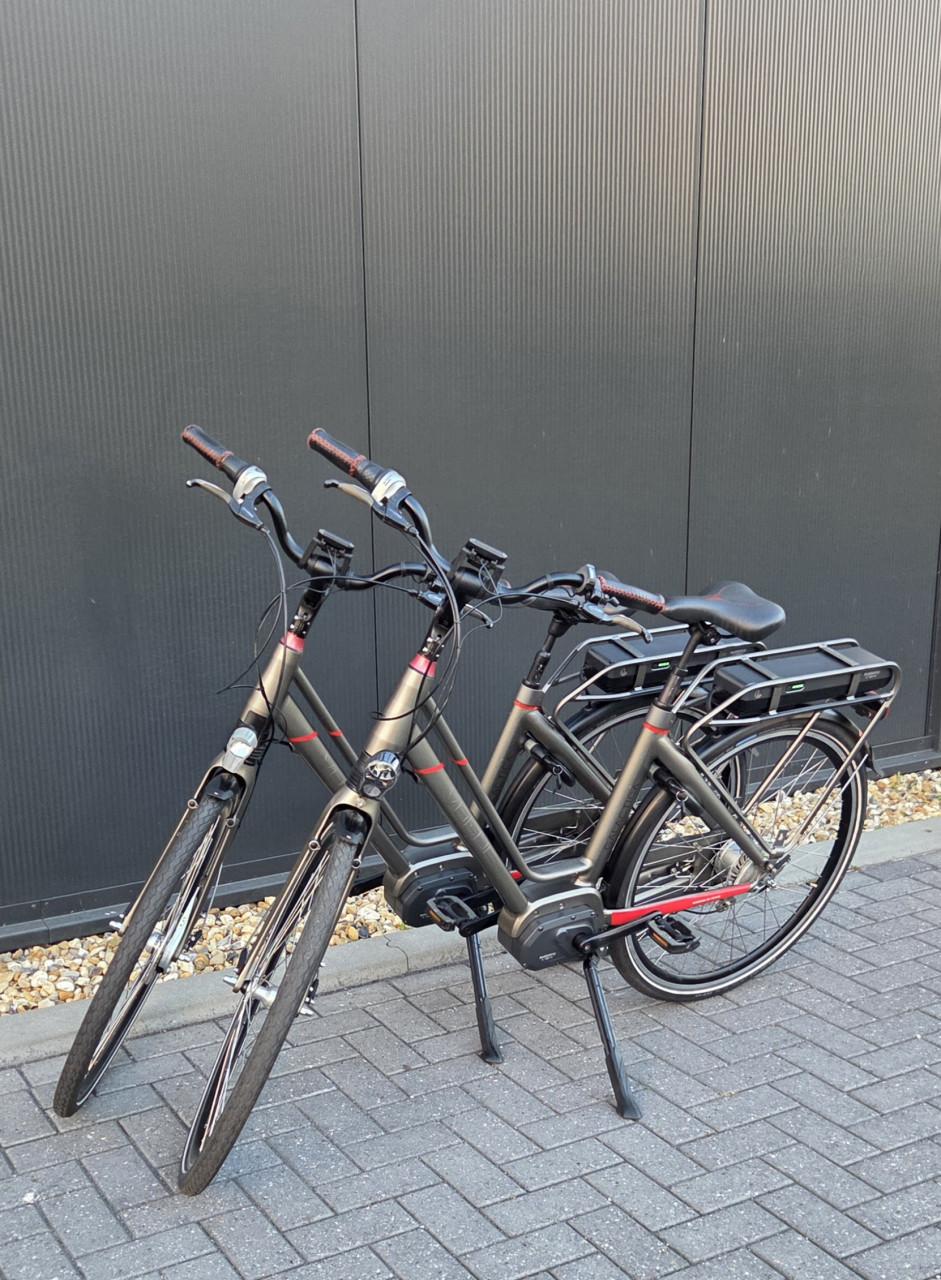 Mooie nette set Vogue Galactica 418Wh framemaat 53