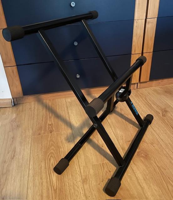 Versterker standaard als nieuw.