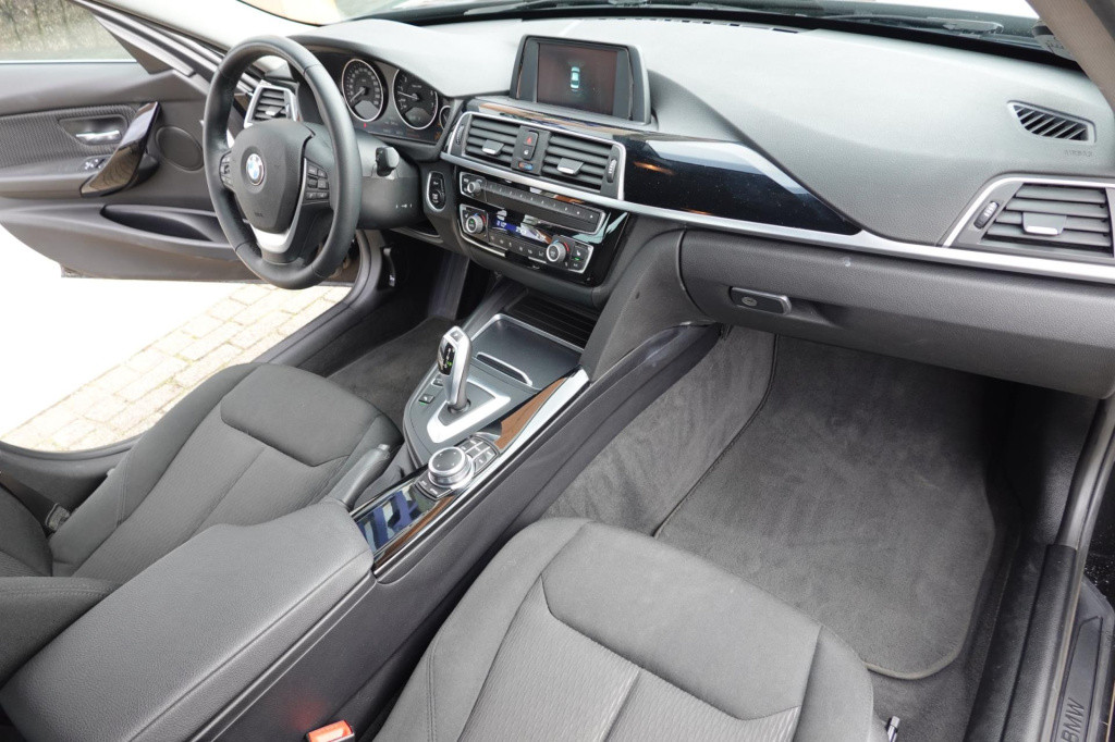 BMW 3-serie 320i executive