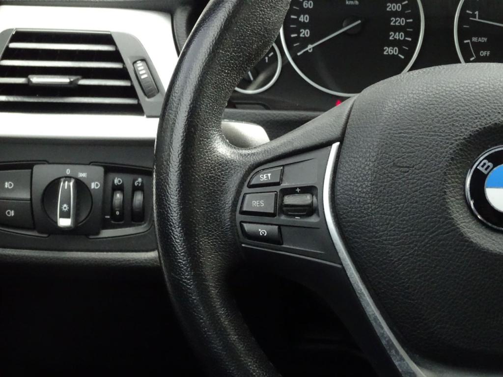 BMW 3-serie 320i executive automaat | 18" | afn. trekhaak | bluetooth