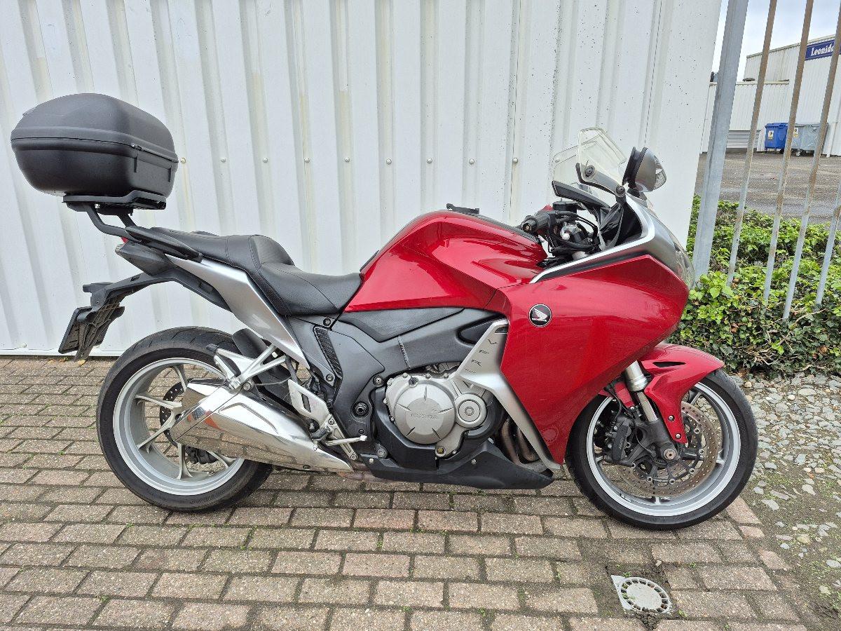 Honda VFR1200 uit 2010, Sportieve toermotor
