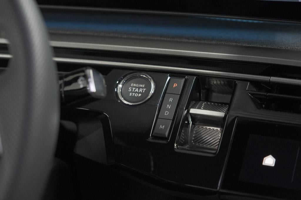 Peugeot 3008 1.2 hybrid 145 gt | elektrische kofferklep | camera | adaptiev