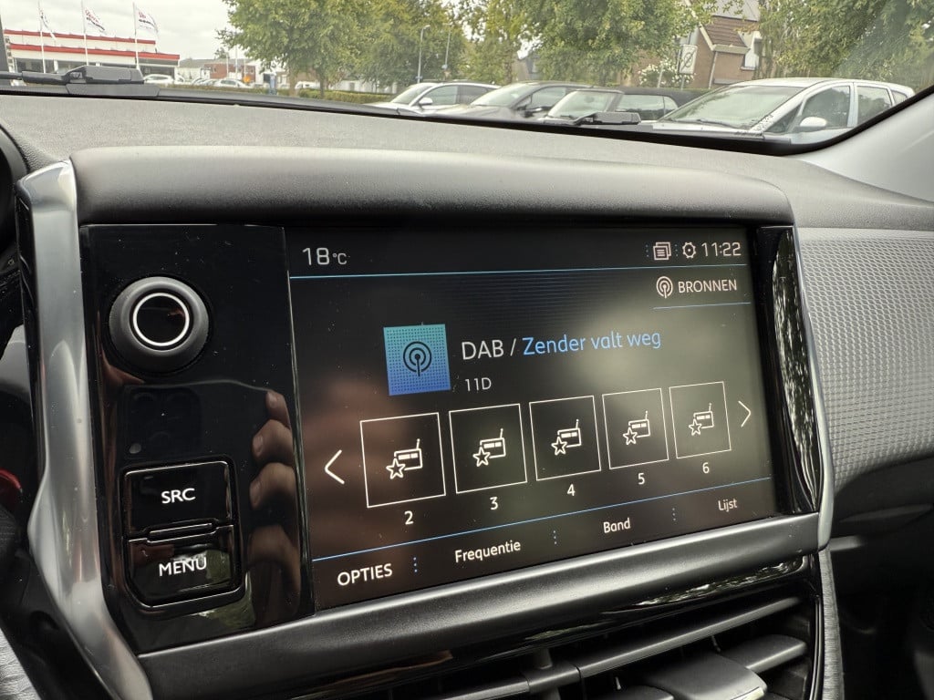 Peugeot 208 1.2 turbo // allure // carlay // android auto // automaat //