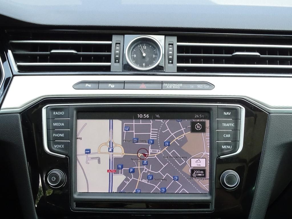 Volkswagen Passat variant 1.4 tsi gte connected series plus | pano | trekha