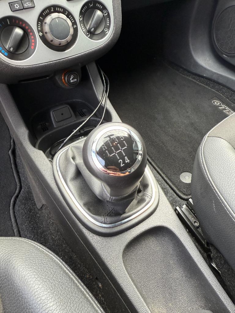 Opel Corsa 1.2 ecoflex selection - airco - stoelverwarming