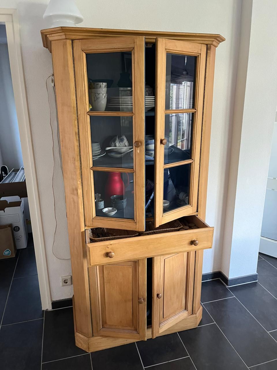 Grenen houten servieskast