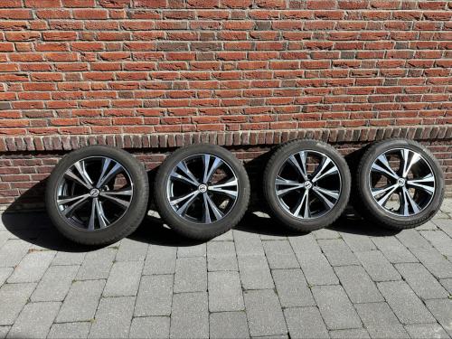 Pirelli Sottozero 3 Winterbanden + Velgen – 215/55 R18