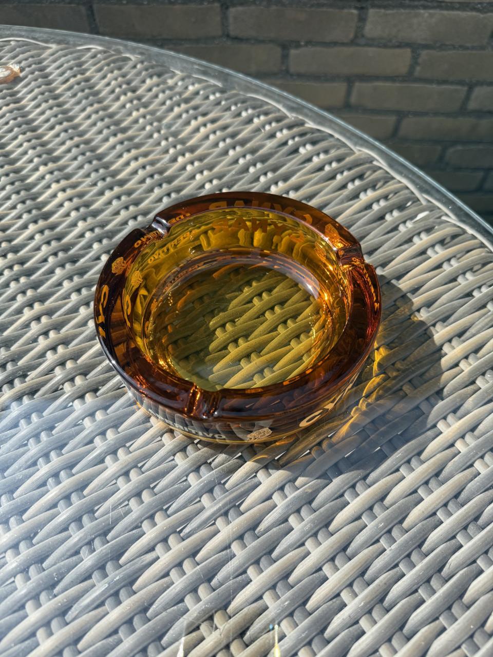 Vintage glazen asbak. Amber kleurig. Cynar aperitivo