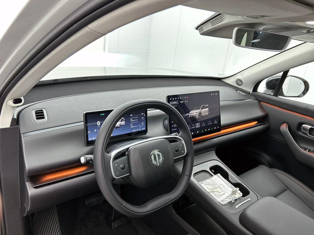 Leapmotor C10 design reev (hybrid) 28.4 kwh | black interieur | stoel-koeli