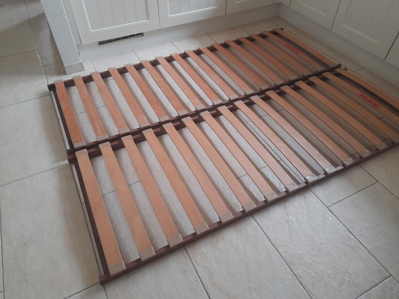 2 x lattenbodem 70 x 200 (in goede staat)