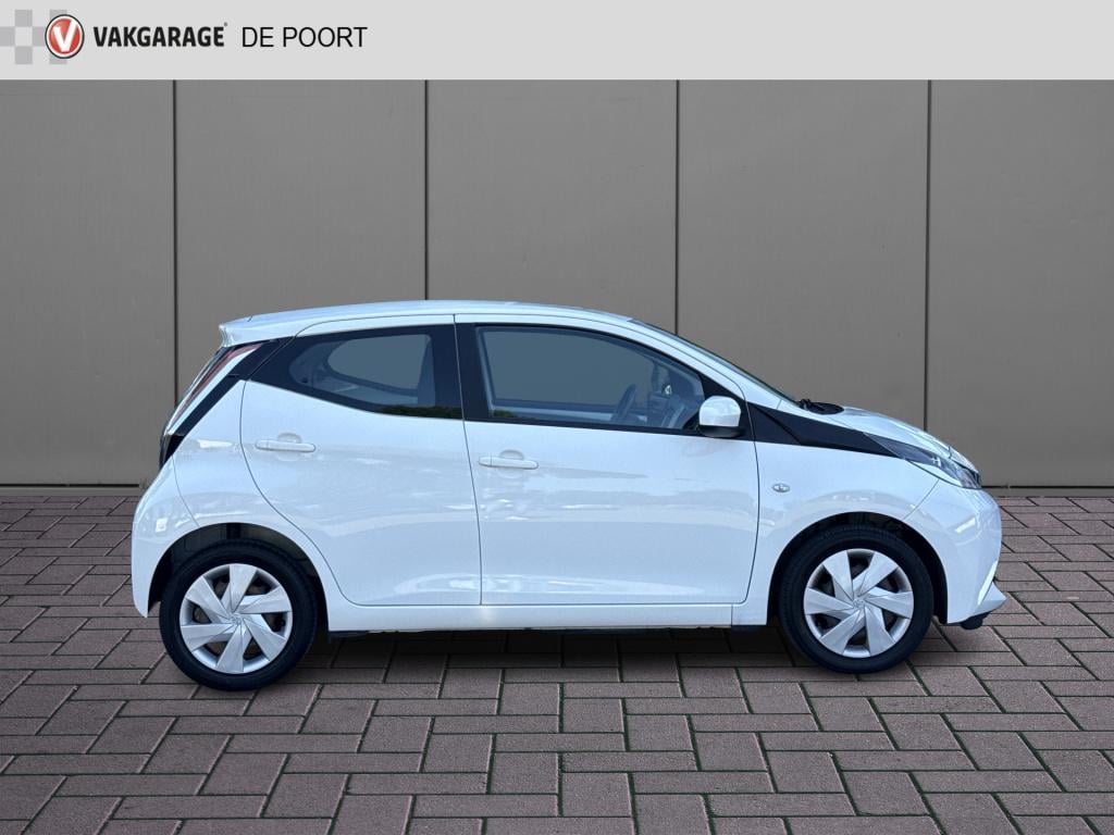 Toyota Aygo 1.0 vvt-i x-play | camera | carplay | cruisec. | navi