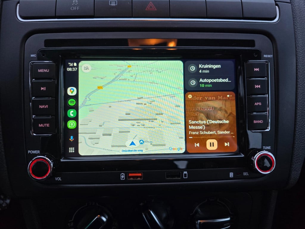 Volkswagen Polo occasion 1.2 tsi highline met parkeersensoren en 5 deurs zw