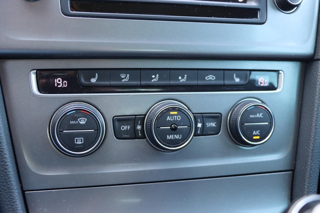 Volkswagen Golf 1.2 tsi business edition r connected