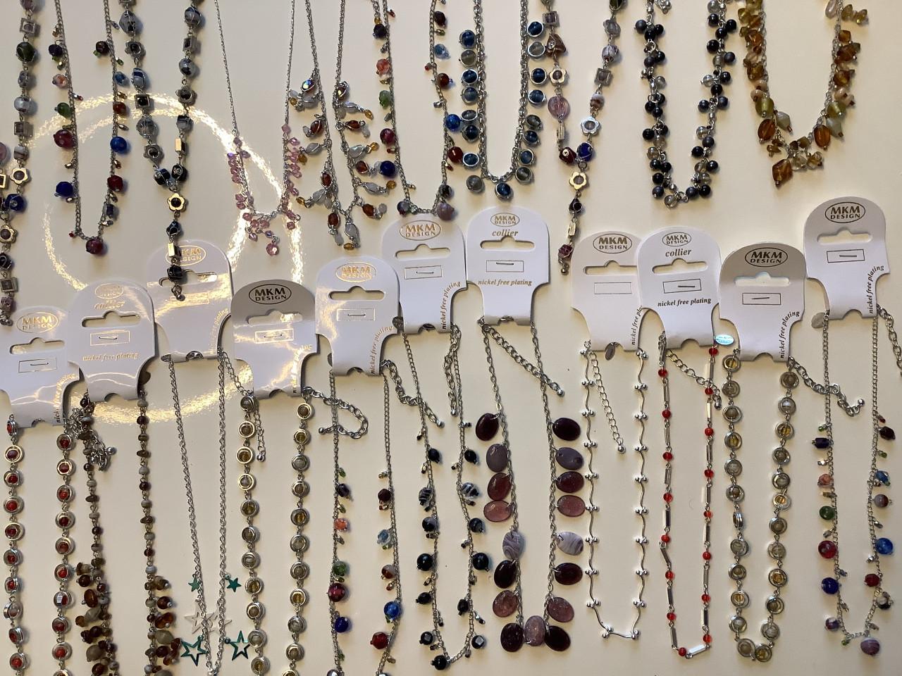 Partij mooie MKM Design kettingen. (Partij 46)