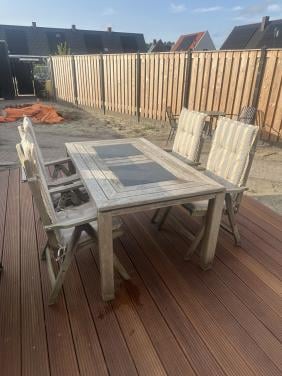 Houten tuinset met 4 stoelen