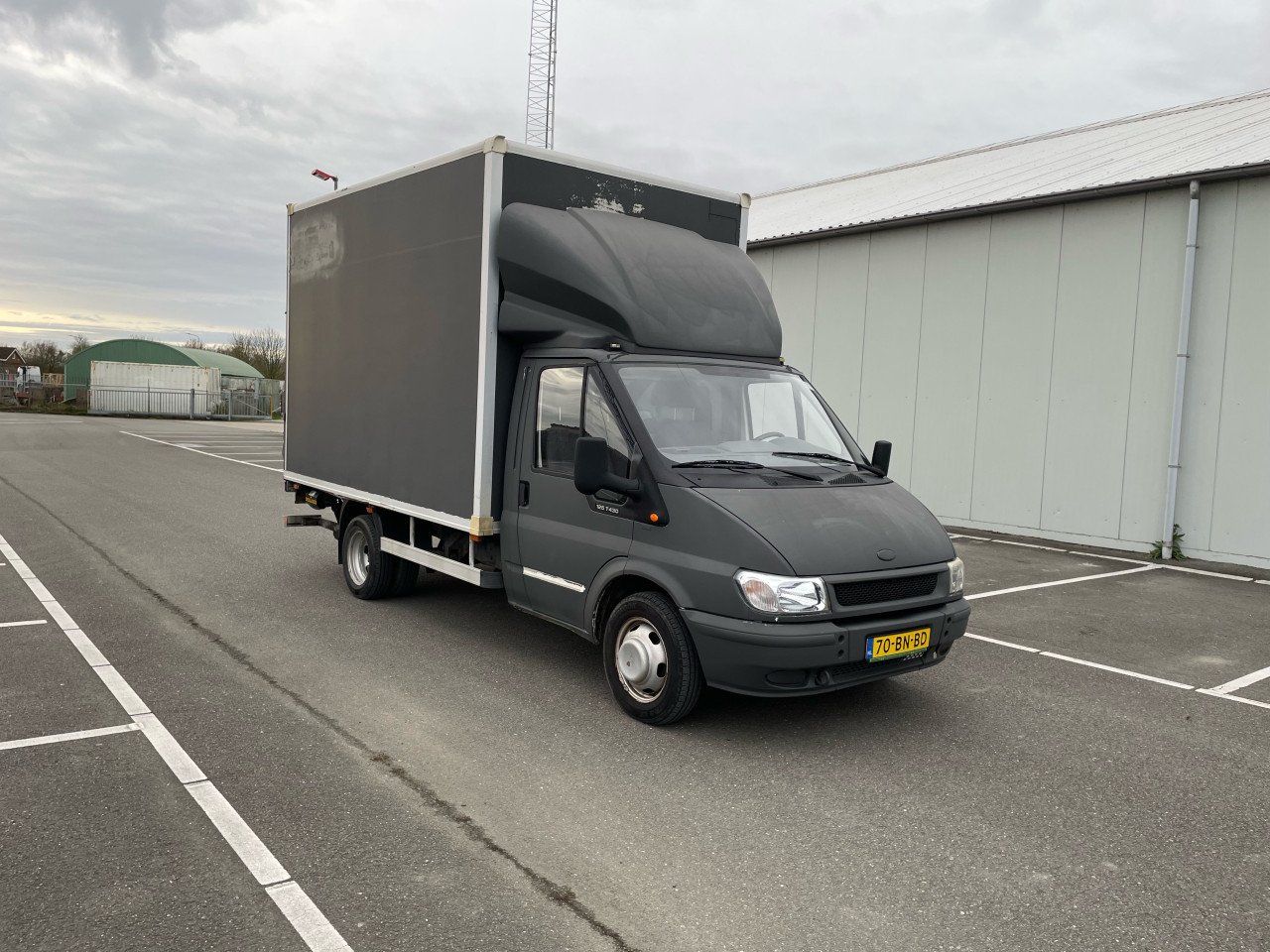Ford Transit met laadklep