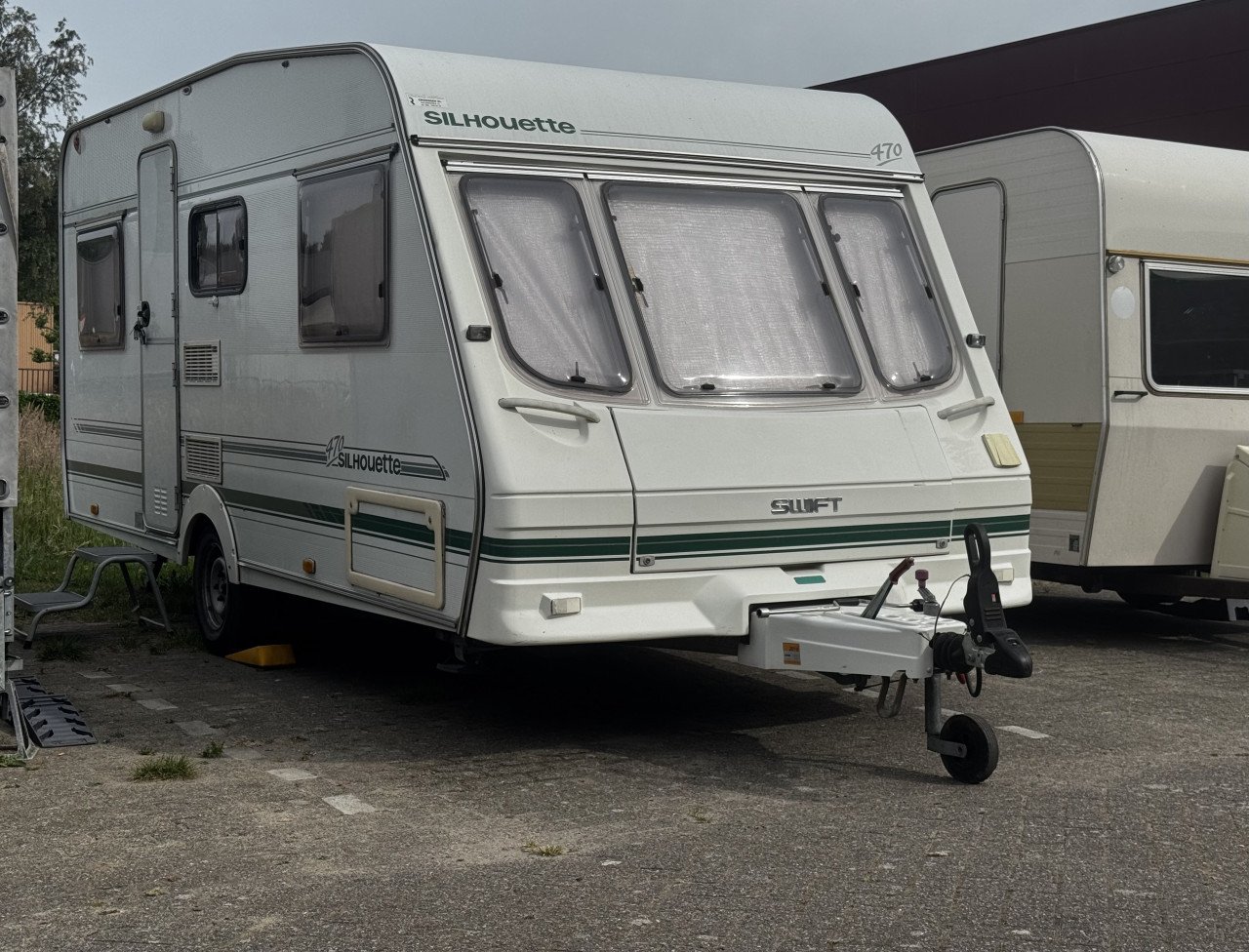 Topstaat Swift Silhouette , bwj 2000 met voortent en slaapcabien