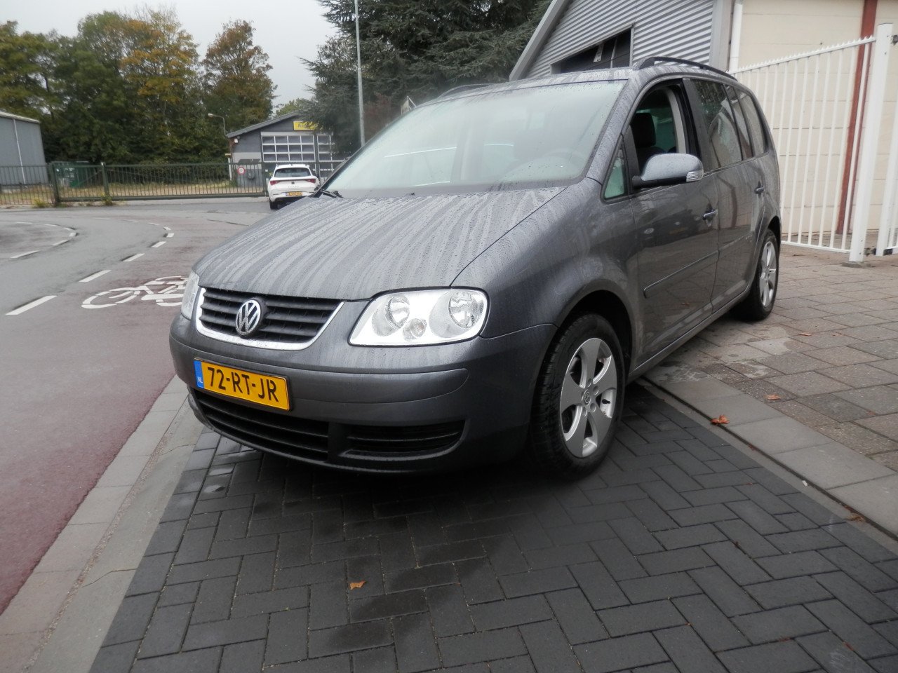 Auto Garant Biedt Aan: Volkswagen Touran 1.6 Business