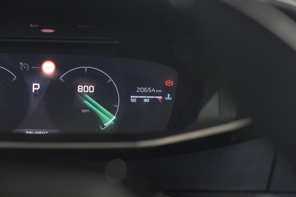 Peugeot 2008 puretech 130 eat8 gt | camera | apple carplay | parkeersensore
