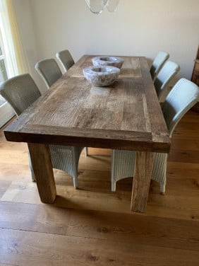 Eetkamertafel + 8 stoelen