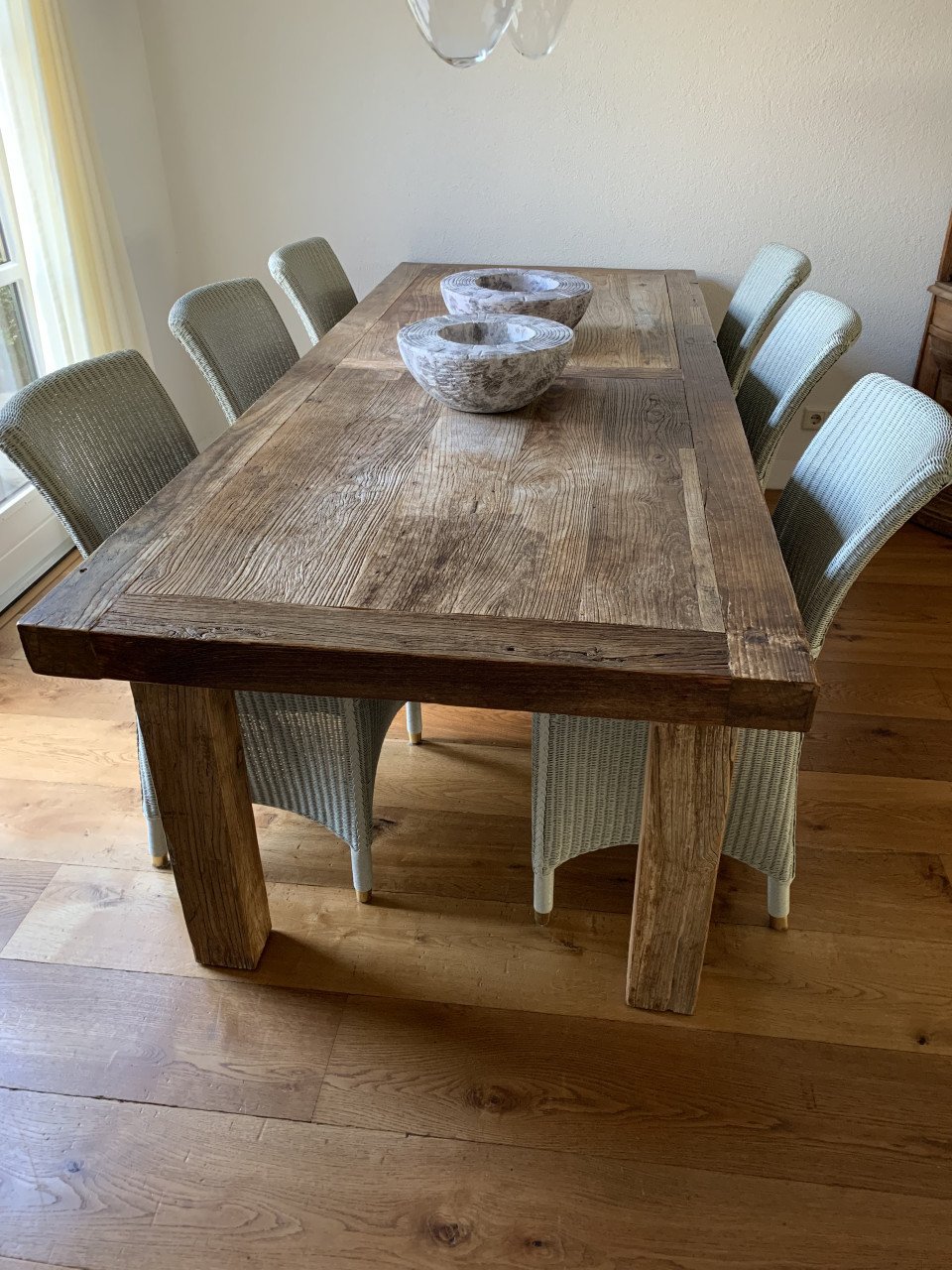 Eetkamertafel + 8 stoelen